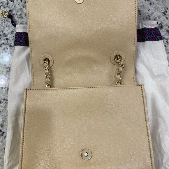 Tory Burch Fleming Medium Bag | Toasted Wheat - Picture 5 of 7